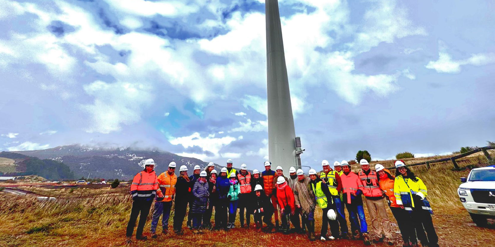 Autoridades y dirigentes visitan obras de ampliación de Parque Eólico Alto Baguales
