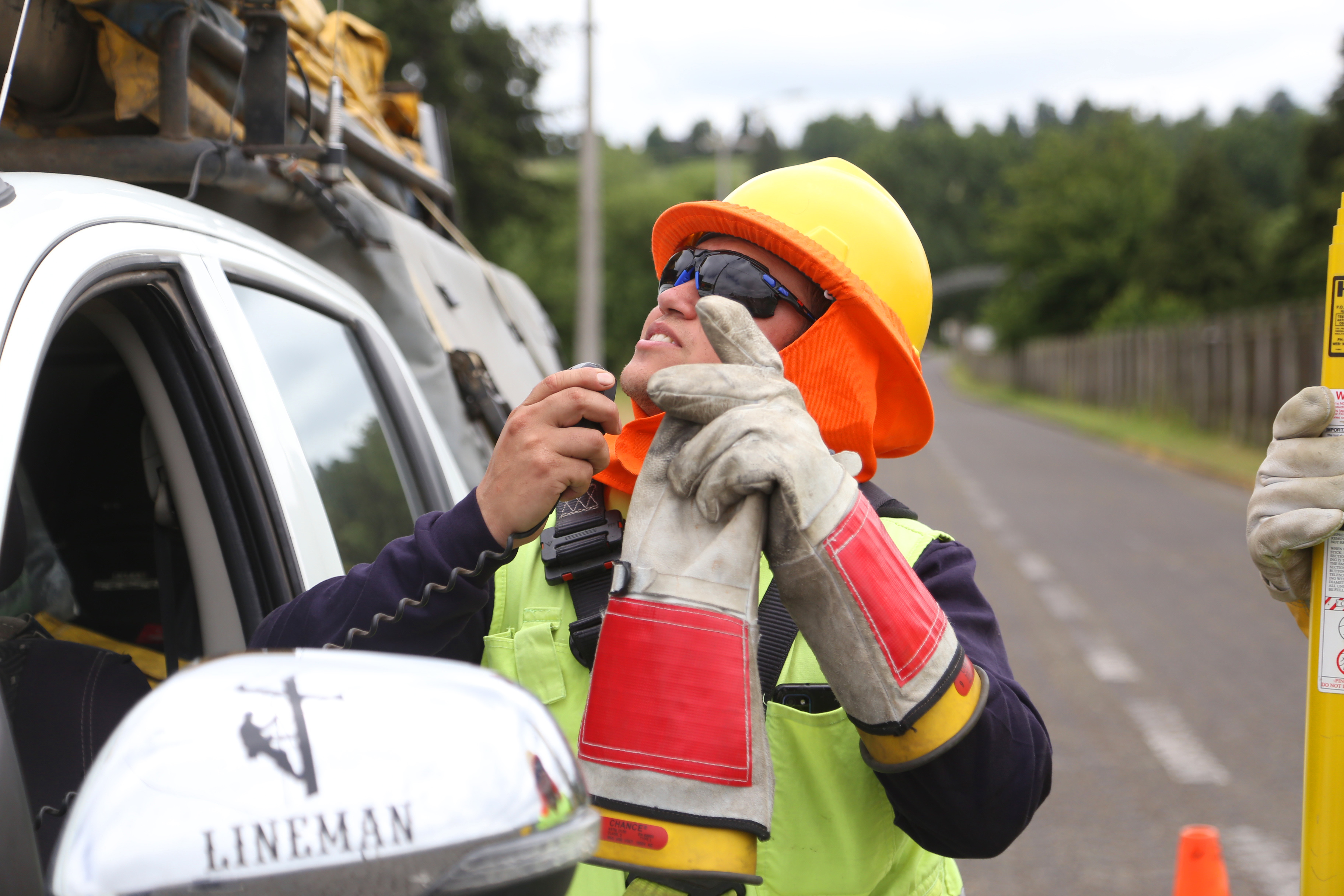 Luz Osorno dispone de todo su contingente ante anuncio de fuertes vientos y lluvias en el sur del país